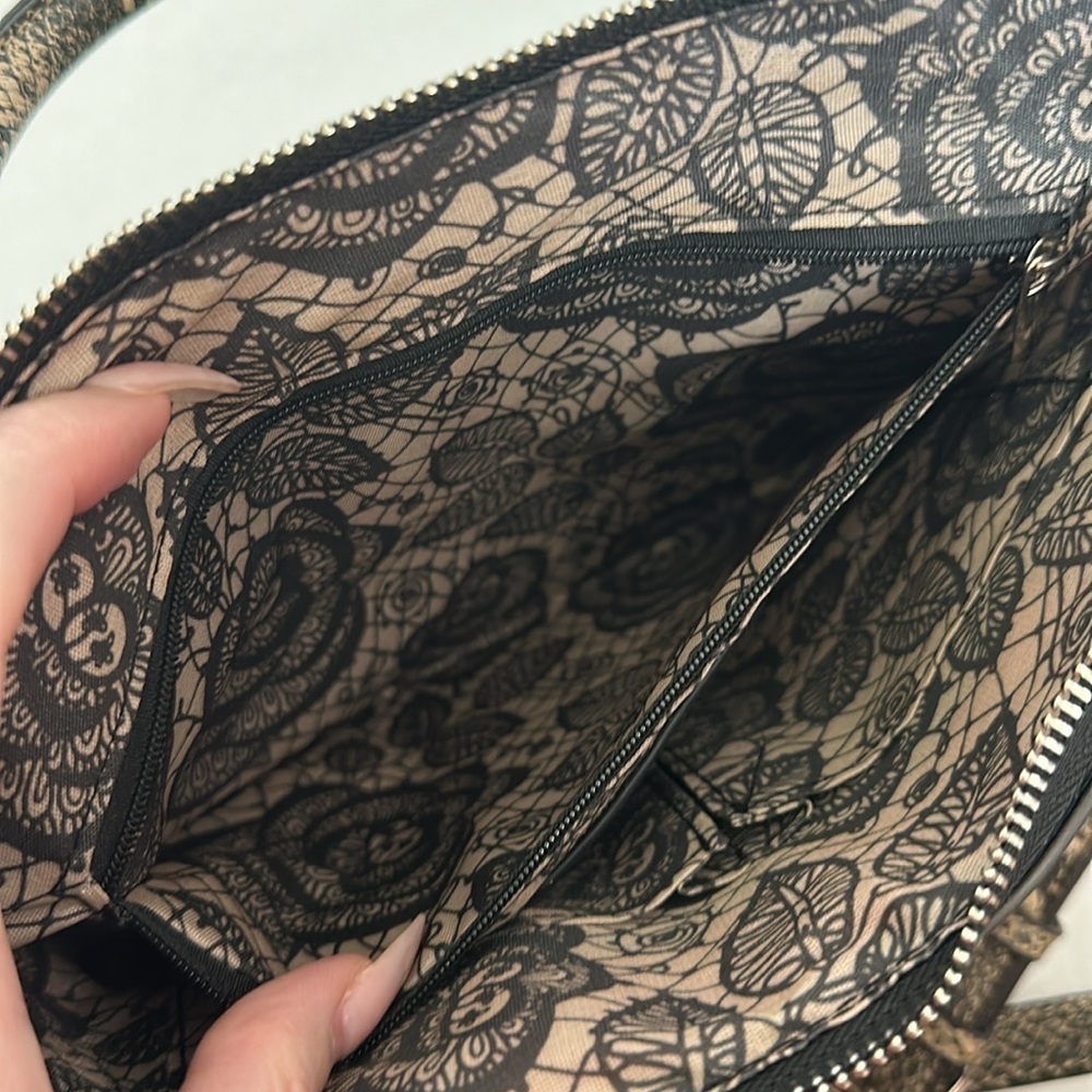 Carlos Santana 2 pc Purse and Wristlet snake print - Picture 15 of 16
